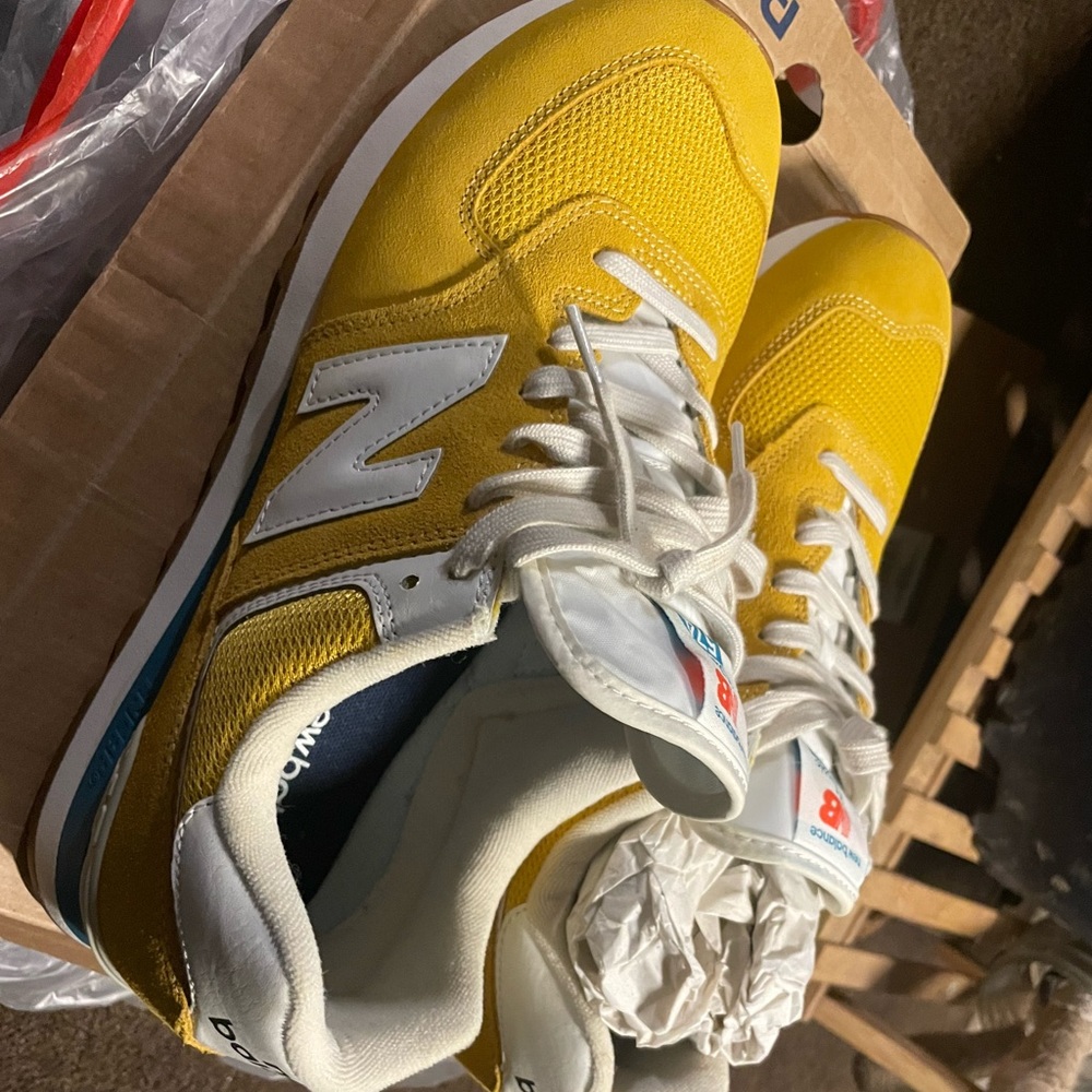 Mens New Balance size 11